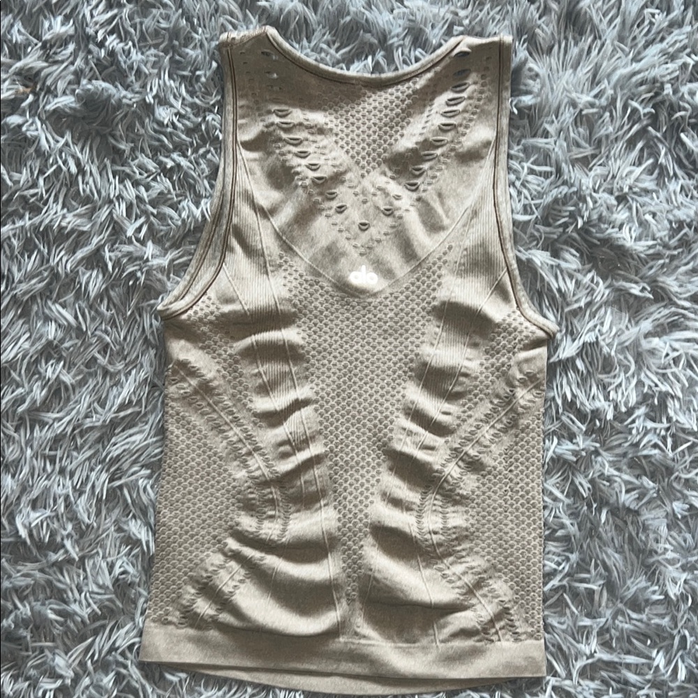 ALO Yoga Cream Ruched Sleeveless Tank Top